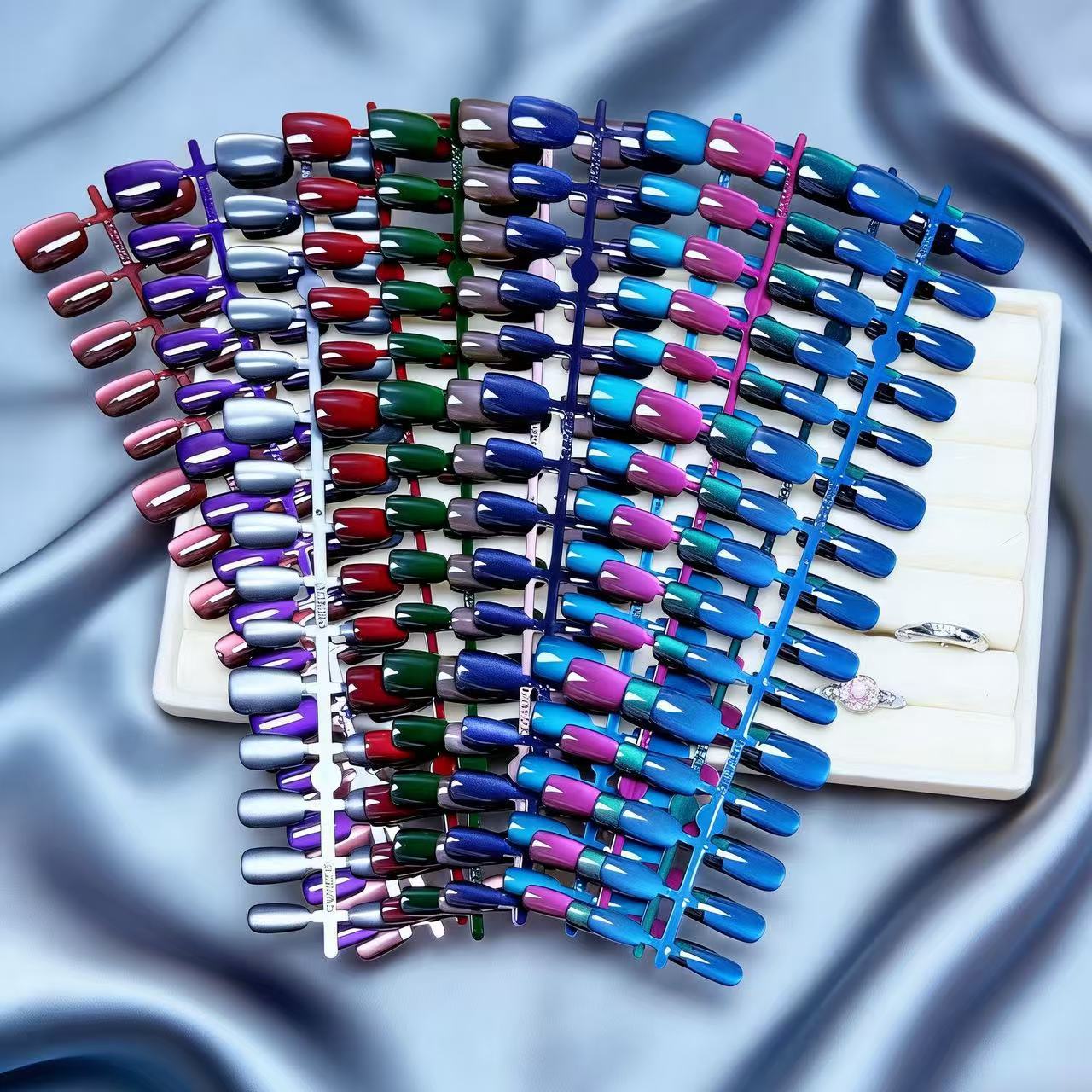 Summer Sparkling Short Square Cat-Eye Press-On Nails Collection: Elegant, Skin-Brightening Nail Art, New Design, Colorful Nail Strips